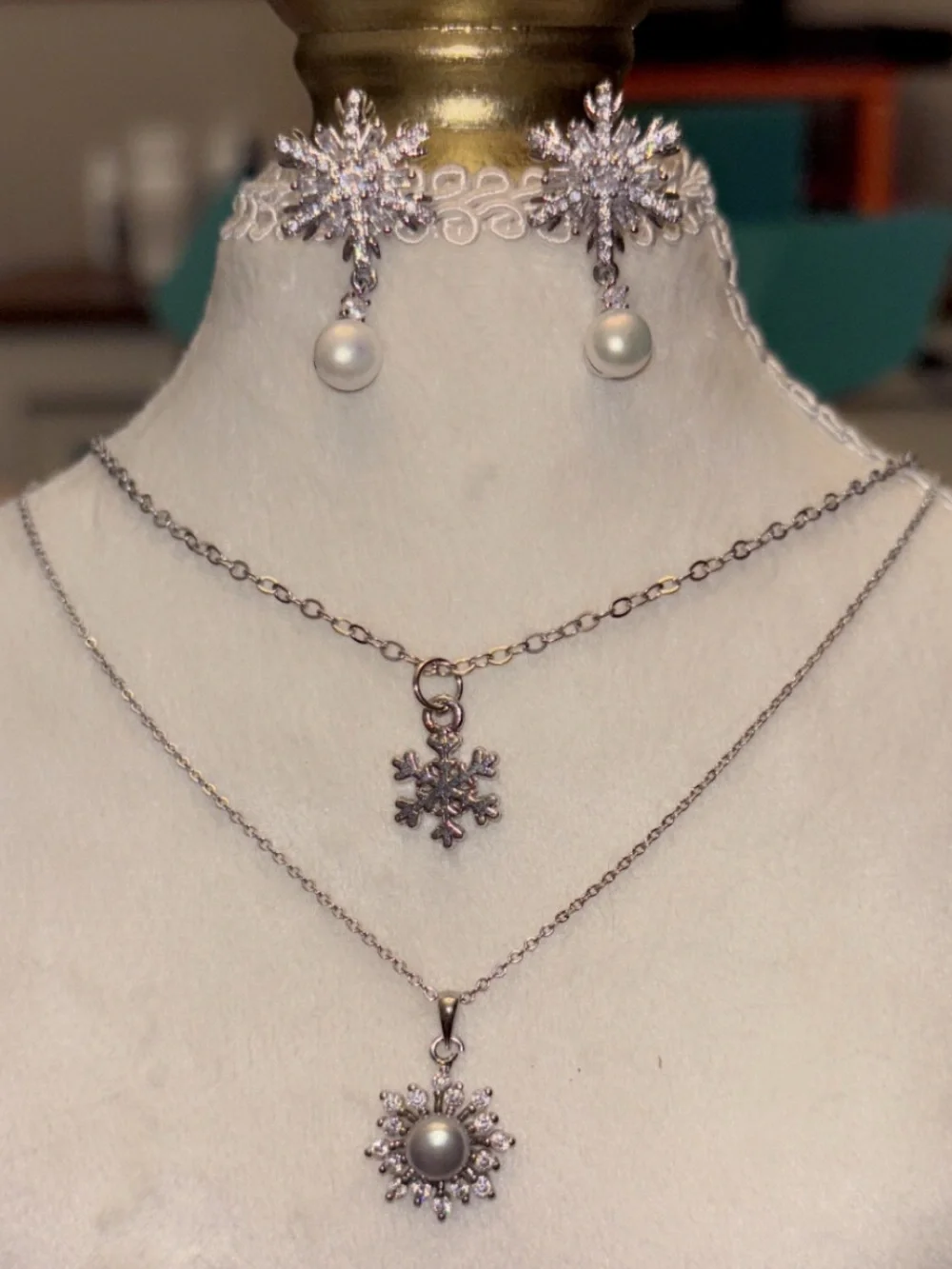 Delicate Silver Snowflake & Pearl Layered Necklace Set